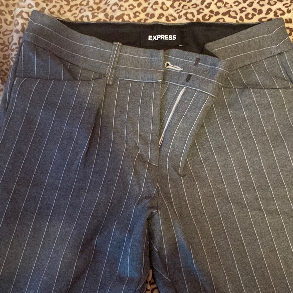 Skinny mid rise stretchy work pants !